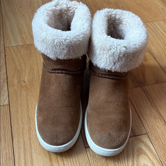 UGG Classic woman’s Mika Sneaker Boots Sz 7 - Picture 6 of 12